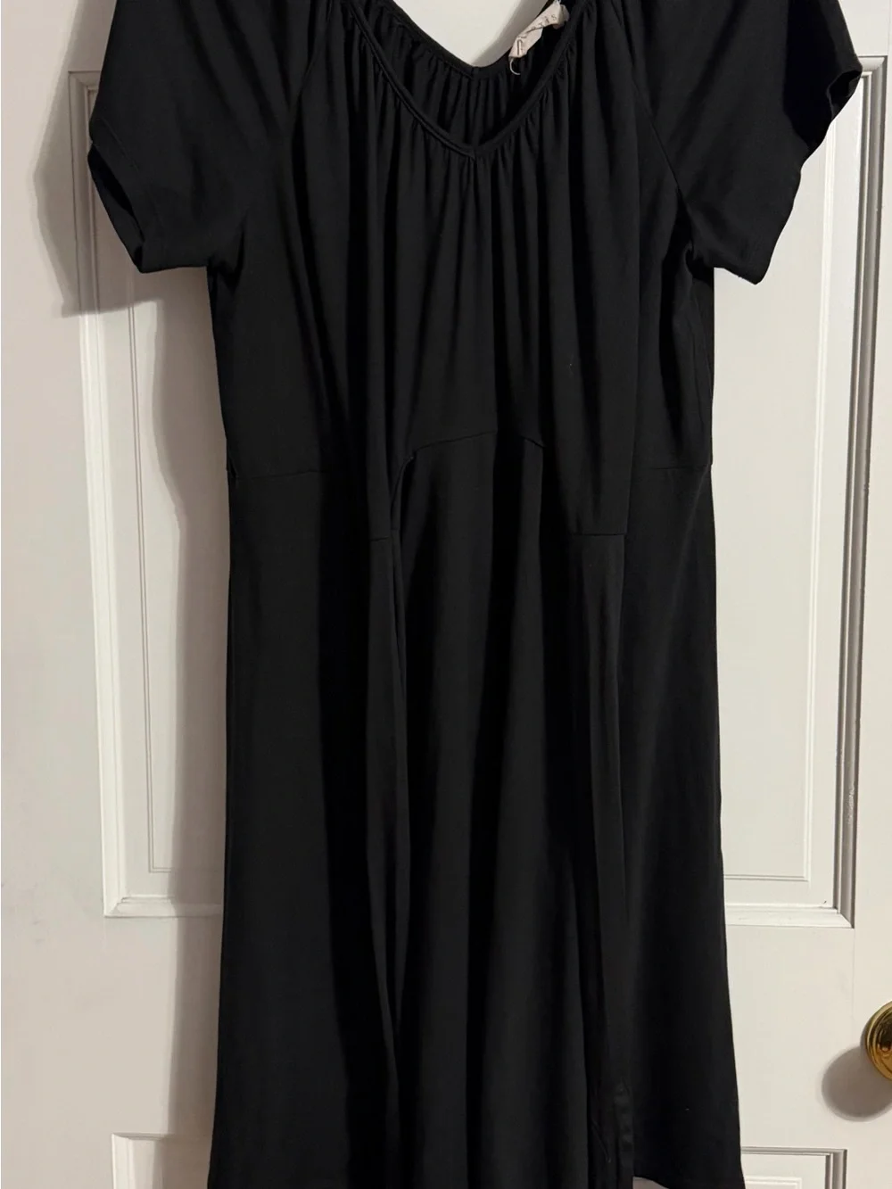 Twist-Waist Black Maxi Dress with V-Neck - Picture 3 of 4